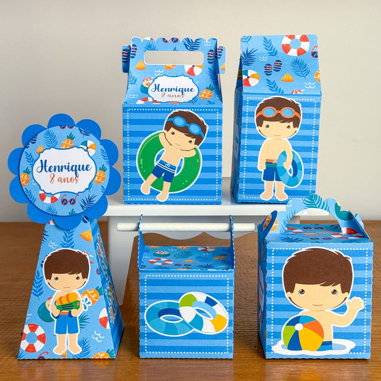 Kit 25 Caixinhas Tema Pool Party Menino Azul